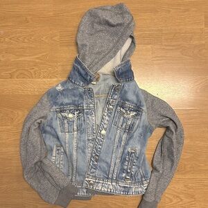Denim jacket with (sweatshirt) Hood & Sleeves
GENTLY USED